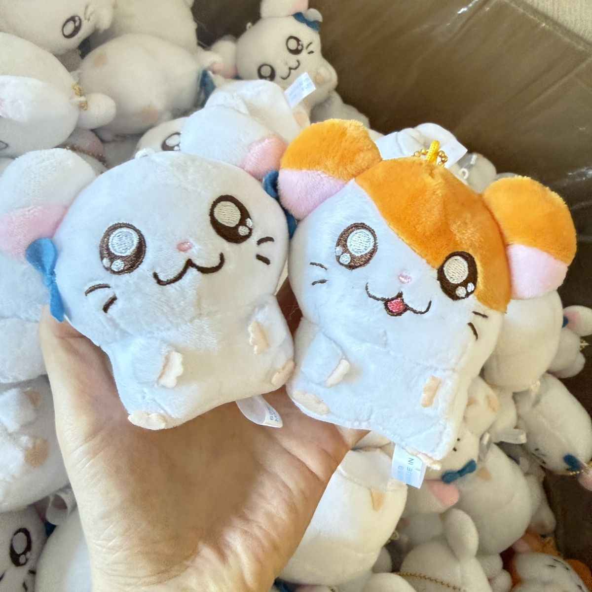 Cute Hamtaro Bijou Hugging Plu - đánh giá và giá Men Keychain Accessories